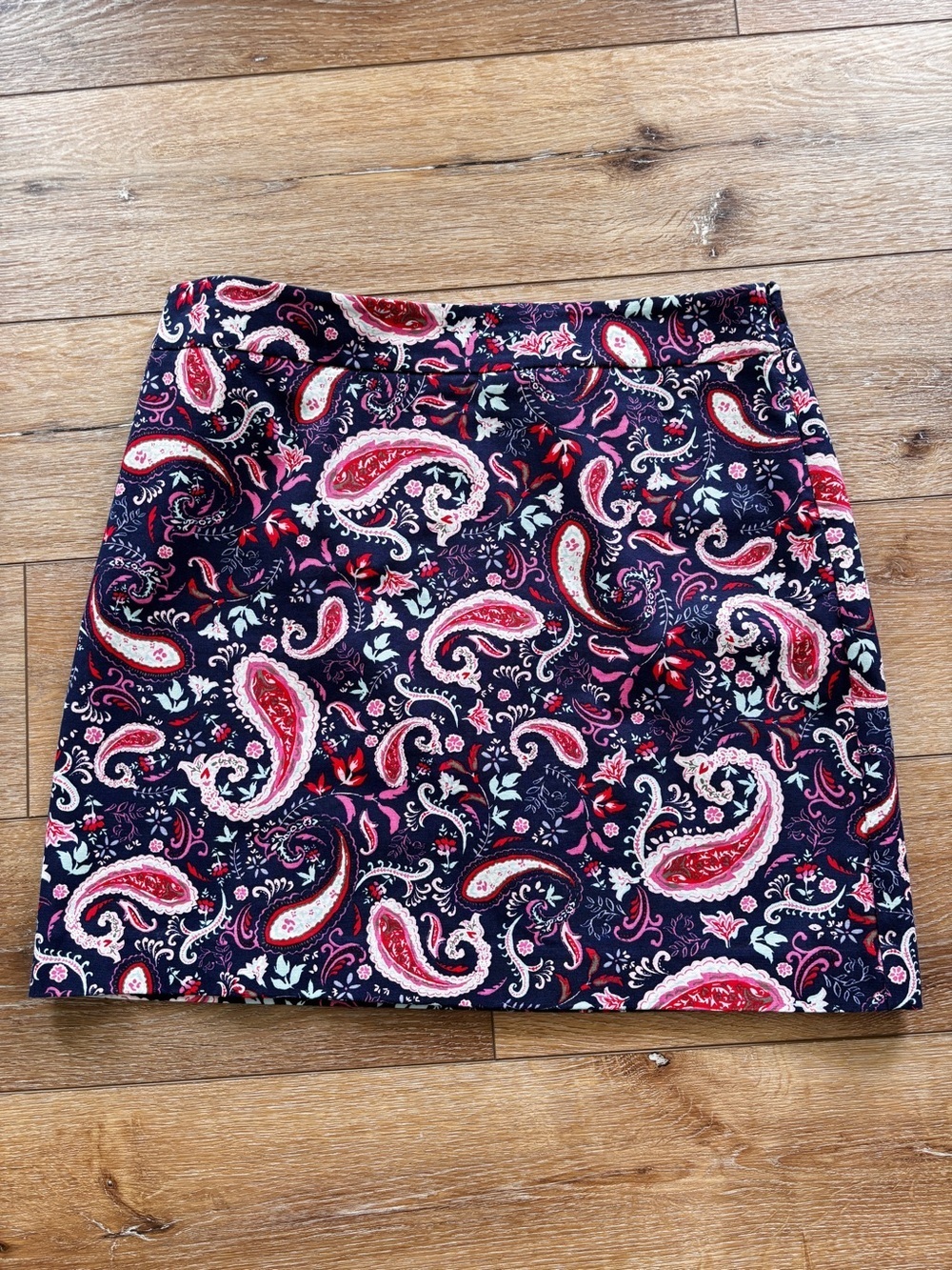 Talbots Size 14P Mini Skirt Comfort Stretch Navy and White Paisley Print Preppy
